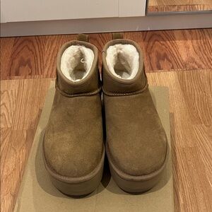 UGG BOOTS
